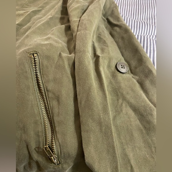 Green jacket with metal zipper & button to roll up sleeves. Worn a couple times - Picture 4 of 4